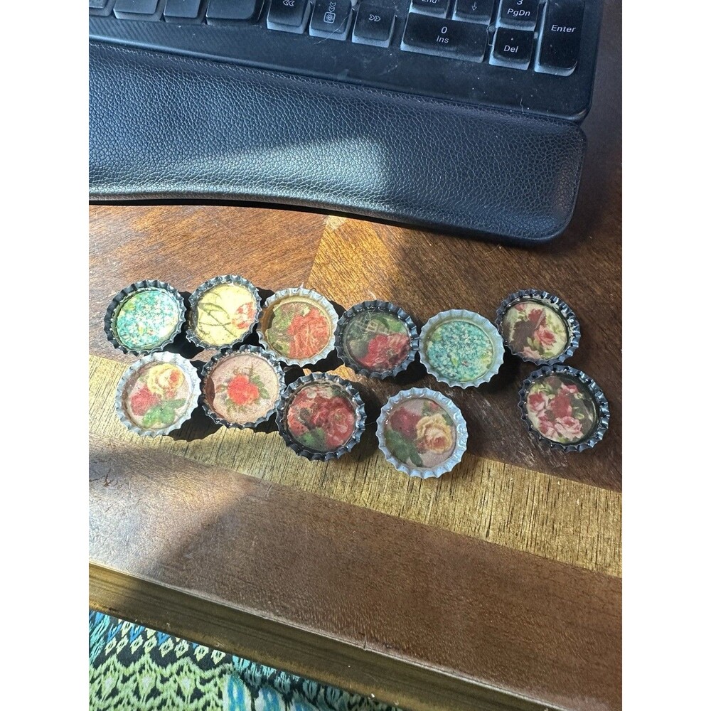 Set of 11 Vintage Floral Resin In 1" Black Gray Bottle Caps Magnets